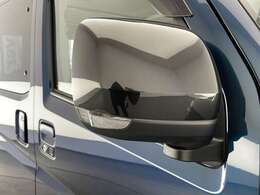 【ドアミラー】大きくて見やすいので、後方を見るときも安心です！