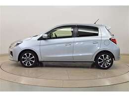 トヨタならではの「3つの安心」をセットにした『トヨタ認定中古車』です。「まるごとクリーニング」「車両検査証明書」「ロングラン保証」付き。