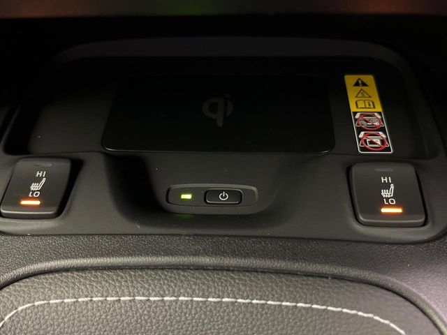【シートヒーター】寒い日に重宝するシートヒーター！エアコンより早く温まってくれるので寒がりの人も安心ですね♪エアコンの温風は乾燥するから苦手、という方にもをおすすめです。
