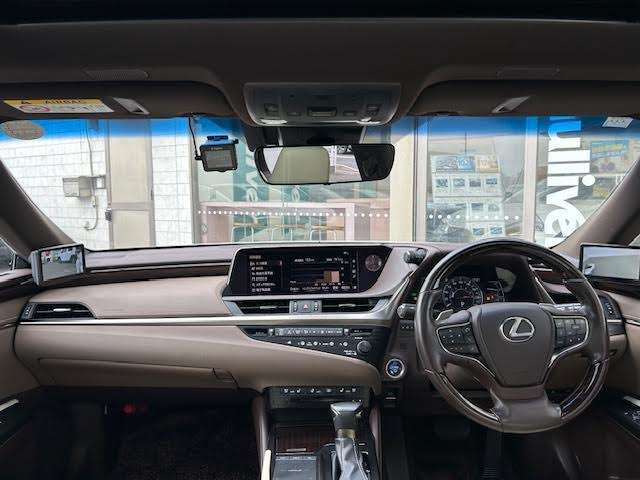 インパネ全体】全方位で視界が広く、高い目線で運転もしやすいです！