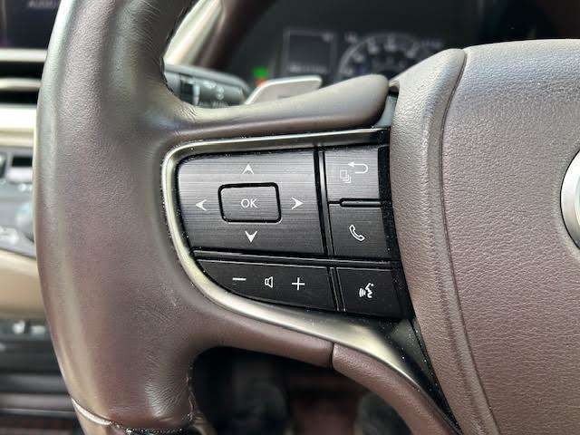 【運転席操作部】快適なドライブを楽しむための機能が装備されています！運転席から触れるので、使いやすいです！除菌プランいれていただくと、さらに清潔で安心していただけます！