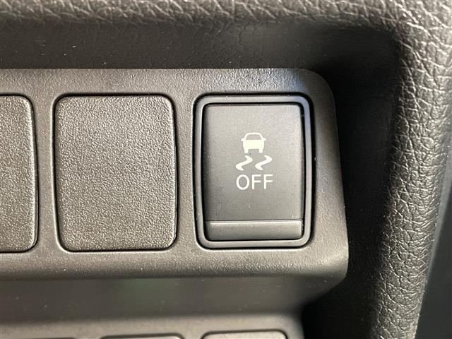 【運転席操作部】『運転席周辺の装備』の画像になります。快適なドライブを楽しむための機能が装備されています！運転席から触れるので使いやすいです！