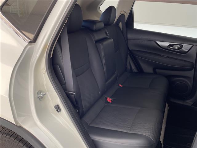 【後部座席】『後部座席周辺』の画像になります。写真の内容に関してご不明点、ご質問等がございましたらお気軽にガリバー店舗までお問い合わせください。