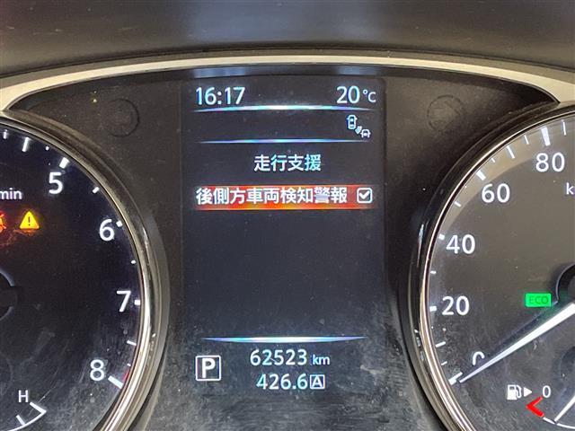 【スピードメーター】『スピードメーター』の画像になります。メーターがシンプルで見やすく運転しやすいですね！