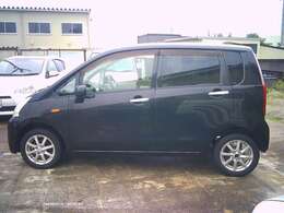 土日祝も休み無く営業しておりますのでご来店ください。また少人数で運営しており、不在時もありますので無料通話TEL0766-64-4022にご連絡頂けばスムーズかと思いますので可能なら事前ご連絡頂ければ助かります。