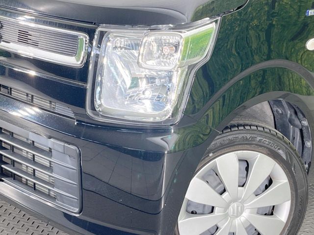 【LEDヘッドライト】悪天候や夜間走行時も良好な視界を確保し安心して運転できる高輝度LEDヘッドライトを装備！点灯速度が早く、消費電力も抑えられています。