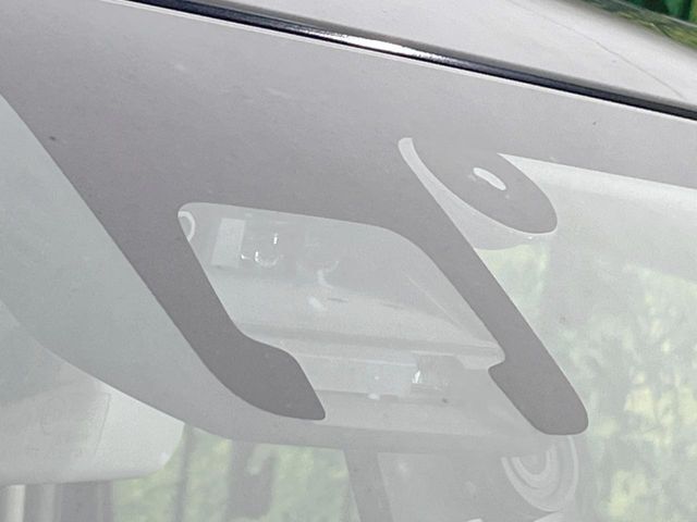 【スズキ　セーフティサポート】走行中に前方の車両等を認識し、衝突しそうな時は警報とブレーキで衝突回避と被害軽減をアシスト。より安全にドライブをお楽しみいただけます。