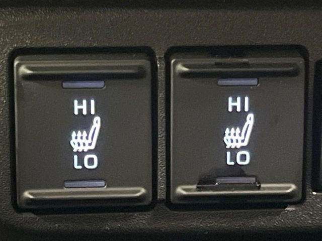 【シートヒーター】寒い日に重宝するシートヒーター！エアコンより早く温まってくれるので寒がりの人も安心ですね♪エアコンの温風は乾燥するから苦手、という方にもをおすすめです。