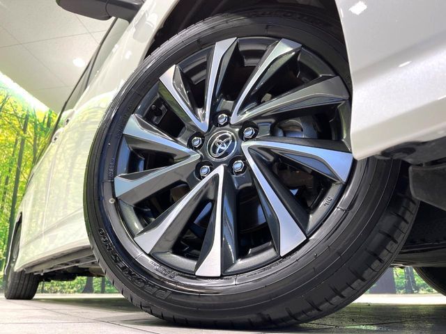 【純正17インチアルミホイール】外観にマッチした純正アルミホイールを装着しております。各種社外アルミホイールや、スタッドレスタイヤも取扱いしております。是非ご相談ください♪