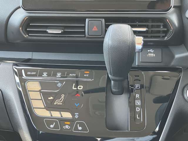 前席シートヒーター機能搭載！寒い時期には、助かりますね！