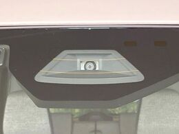 【スズキ　セーフティサポート】走行中に前方の車両等を認識し、衝突しそうな時は警報とブレーキで衝突回避と被害軽減をアシスト。より安全にドライブをお楽しみいただけます。