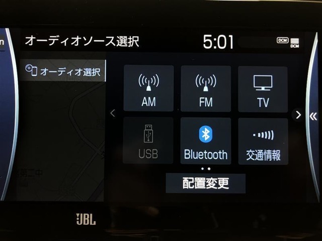 AM/FMチューナー、Bluetooth、USB入力(動画・音楽再生/給電)、フルセグTVなどが使用可能です。詳細は店舗スタッフまでお尋ねください。※DVD/CDデッキは搭載されていません。