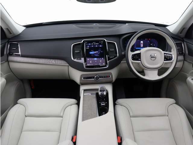 ボルボのフラッグシップモデル、プレミアム・7シーターSUV XC90。Googleを搭載し、ラグジュアリーを極めたSUVで、至福の時をお過ごしください。