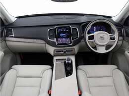 ボルボのフラッグシップモデル、プレミアム・7シーターSUV XC90。Googleを搭載し、ラグジュアリーを極めたSUVで、至福の時をお過ごしください。