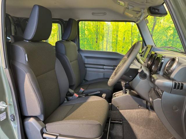 運転席シート廻りは使用感も少なく、良好な状態となっています。丁寧に使われていたことがよくわかりますね。