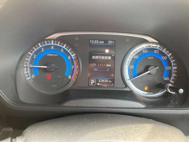 スピードメーターも見やすいです！