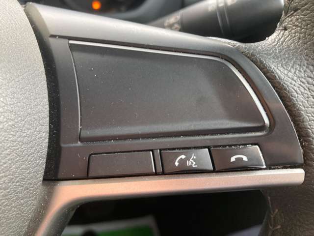 運転席回りの各種操作部となります。ご不明な装置などございましたらお気軽にお尋ねください。