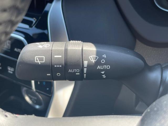 国産車から輸入車まで多様なお客様のニーズのお応えできるように、全国規模で豊富な在庫展開！車のことならWECARSへ！