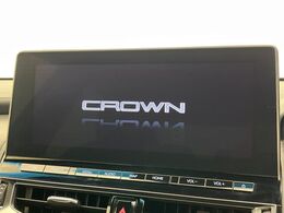 【メーカー純正ナビ】インテリアに溶け込むスタイリッシュな「専用設計」メーカーナビを装備♪視認性や操作性など基本性能にも優れ、より上質なカーライフをお楽しみいただけます。