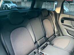 リアシートもきれいな状態です。