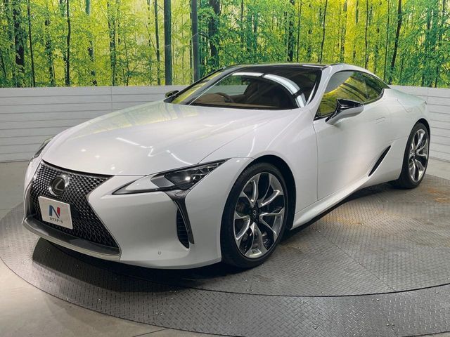 大好評のボディコーティング「弾スプラッシュコート」もご納車までに施工可能。通常のガラスコートと異なる、耐久年数6年の無機質ガラスコーティングが、ボディをキレイな状態に保ってくれます。
