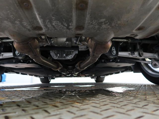 親切・丁寧な専門メカニックスタッフが応対！・車検・点検整備・事故等の修理などアフターサービスも安心。お車のカスタマイズもネクステージのサービススタッフまでご相談ください！