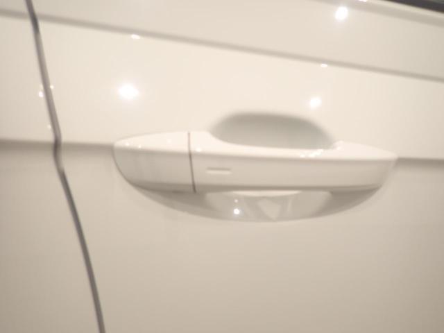 ”Keyless Access”によって、ドアハンドルに手をかけるだけでドアロックが解除できます！