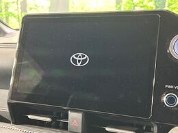 【10.5インチナビ】高級感とインパクトのある大画面ナビを装備。各種オーディオ操作はもちろん、スマホ連携もできる利便性の高いナビです♪