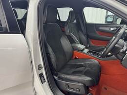 セカンドシートは大人二人が乗っても十分なスペースが確保されております。各種「室内除菌抗菌コーティング」「室内クリーニング」も取り揃えておりますよ。