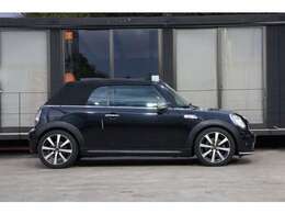 当店ホームページhttps://thephoenix.co.jpをご覧ください。