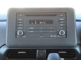 2DINサイズ　純正CDチューナー　AUXピン付き