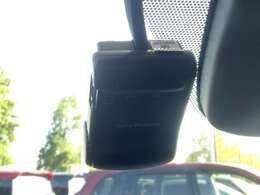 当店はオンライン商談が可能です！クルマは欲しいけど外出は控えたい・・・そんなあなたにピッタリ♪のお互い顔を見ながら安心してお話できるスマホやPC、タブレットを利用した商談スタイルのご提案です。