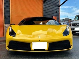 平成28年式（16y）フェラーリ488GTB　F1DCT！純正OP多数装備有！カーボンD-ZONE！カーボンインテリアパーツ多数！鍛造20AW！フロントリフター！FRパーキングセンサー＆カメラ！