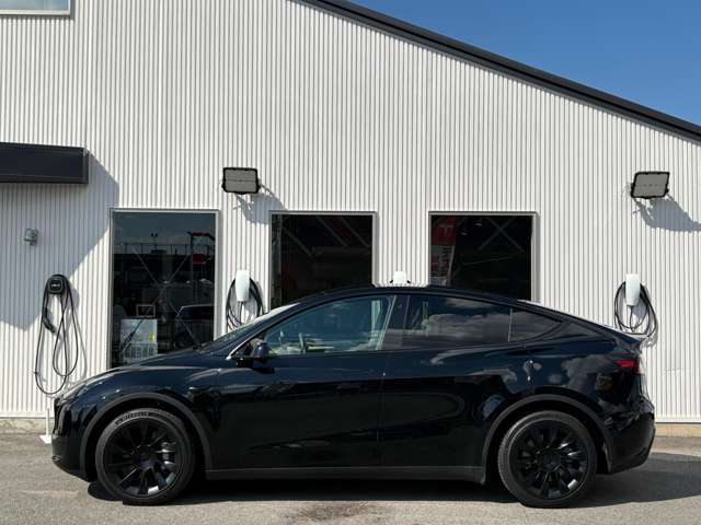 当該車輛はエンハンストOP付属のモデルYになります。ブラックでEAP付は久々の入荷です。お問い合わせはLINEよりお早めにお願いします