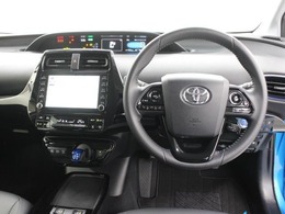運転席廻りです。