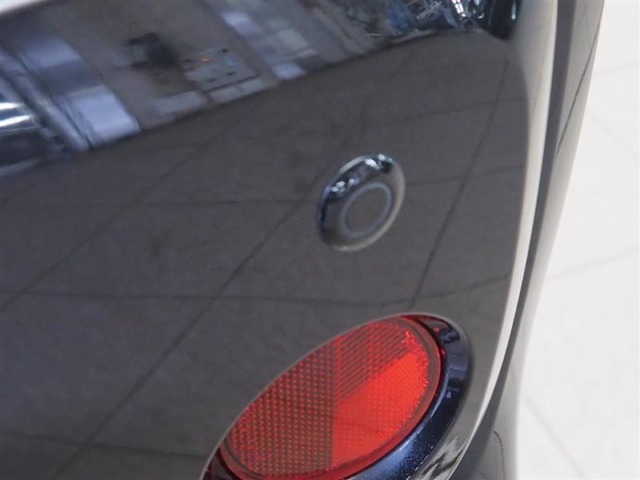 コーナーセンサー付きなので、駐車時も安心ですね！