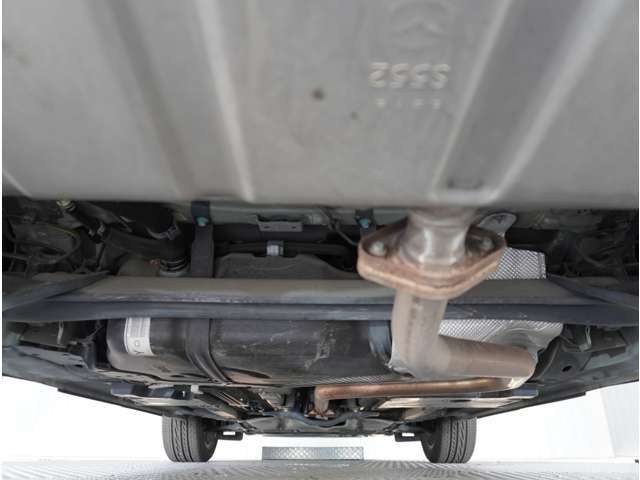 【下回り】下回りに気になるサビ等もございません。ご納車前にさらに徹底的に整備しますので、ご安心してご検討ください。