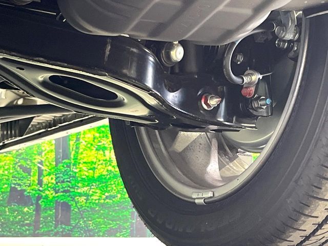 お車を安心してお乗りいただく為には、足回りの定期点検が欠かせません。サービスサポート（有償保証）では無料点検もご提供しており、安心のカーライフをお過ごしいただけるサポート体制が整っています。
