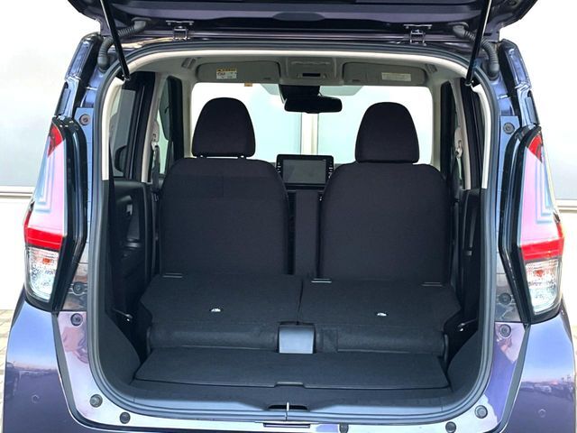 普段のお買い物や通勤、送迎等に十分な荷室スペースを確保しております。セカンドシートを倒すと、大きな荷物の積載も可能です♪