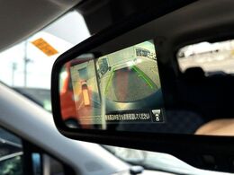 【アラウンドビューモニター】専用のカメラにより、上から見下ろしたような視点で360度クルマの周囲を確認することができます☆死角部分も確認しやすく、狭い場所での切り返しや駐車もスムーズに行えます。