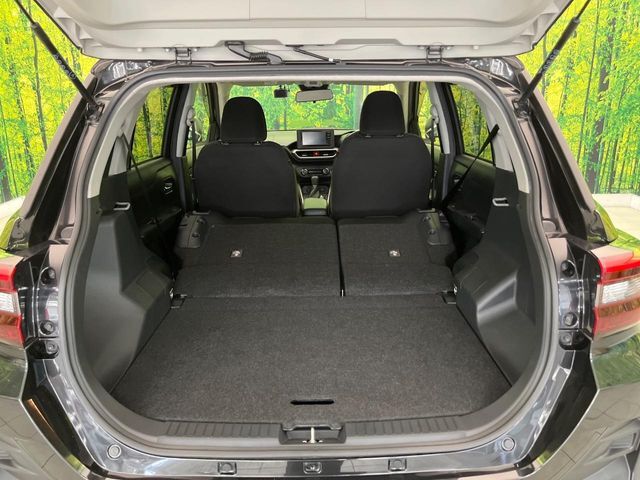 普段のお買い物や通勤、送迎等に十分な荷室スペースを確保しております。セカンドシートを倒すと、大きな荷物の積載も可能です♪