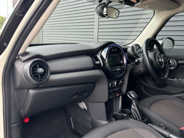 遠方のご納車の際も我々がしっかりサポートさせて頂きます。お気軽にスタッフまでご相談下さい。