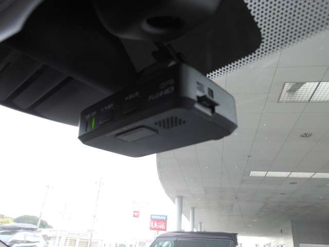 必須アイテムのドライブレコーダーも装備、万が一の時にも安心です。