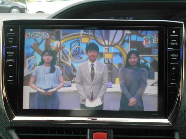 大きな10型の画面で観るテレビはとても迫力があります♪後付けしようと思うと、高額なので大変お得です♪♪