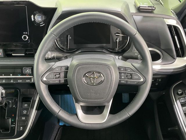 ステアリングも使用感が少なく、きれいな状態となっております♪