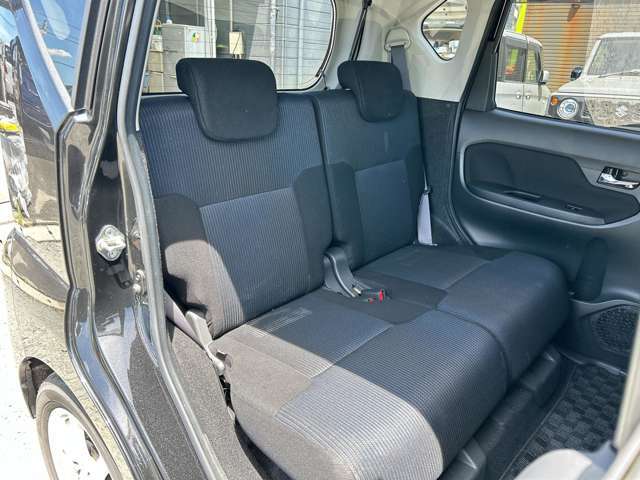 当店では厳選したお車を毎月100台以上の仕入れを行ない、お得な価格で皆様にご提供させて頂いております♪