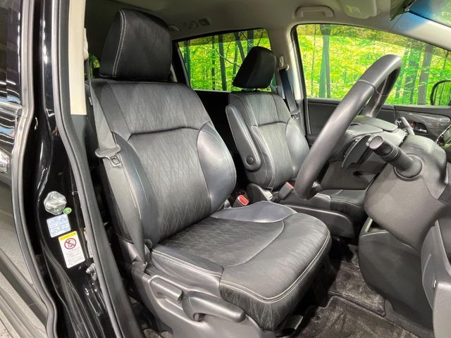 運転席シート廻りは使用感も少なく、良好な状態となっています。丁寧に使われていたことがよくわかりますね。