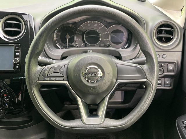 ステアリングも使用感が少なく、きれいな状態となっております♪