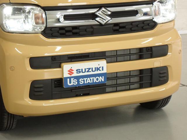 駐車時などの低速でも反応する　低速時ブレーキサポート。前進にも後退にも対応しています。