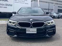 【キドニーグリル】BMWは約90年もの間、ほぼ全ての車両にひと目でBMWだと分かるこの特徴的なフロントグリルが備えられ、デザイン・アイコンとして親しまれてきました。